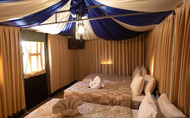 Royal Caravan Hotel Trawas