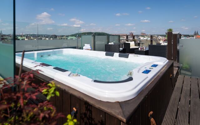 Empirent Rooftop Collection