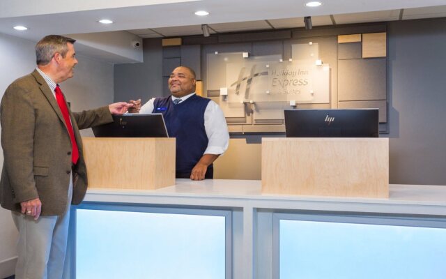 Holiday Inn Express Hotel & Suites Wilmington-University Ctr by IHG