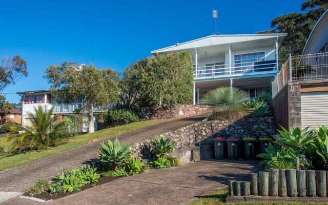 Fingal Bay Beach House, 32 Lentara Street