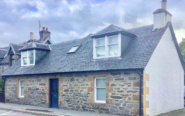 Comfy 3-bed Cottage in Newtonmore