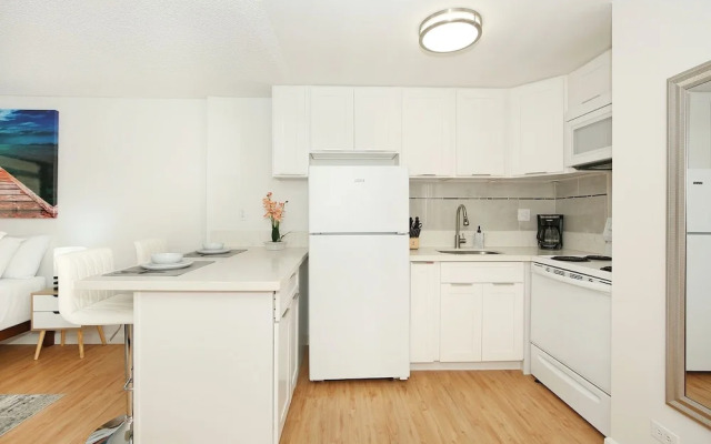 Oahu Tradewinds Plaza 601 Condo