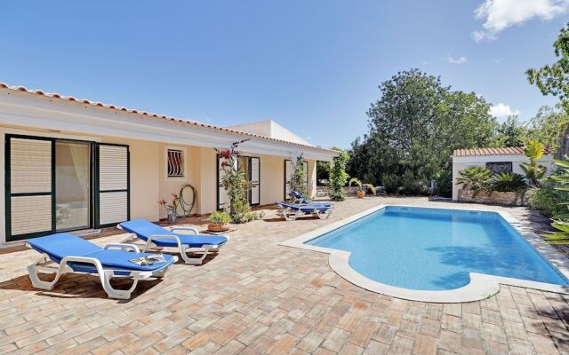 Algarve Country Villa With Pool