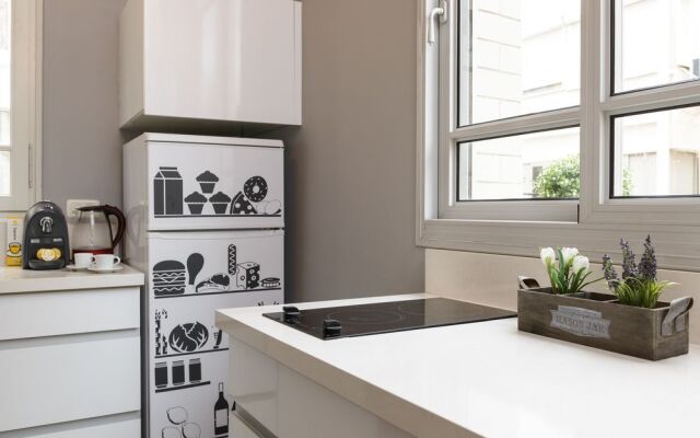 Bauhaus Boutique by TLV2rent