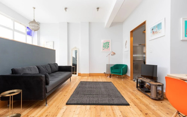 Stylish 2 Bedroom Converted Victorian Storefront