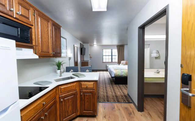 Extended Stay Airport