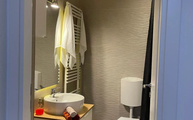 Gold Luxury Apartment Close to Presidential Palace