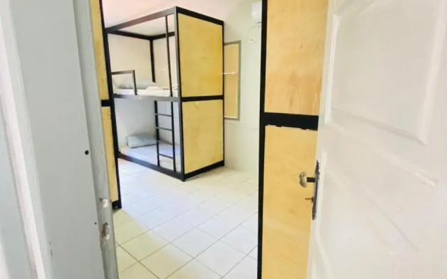 O Hostel