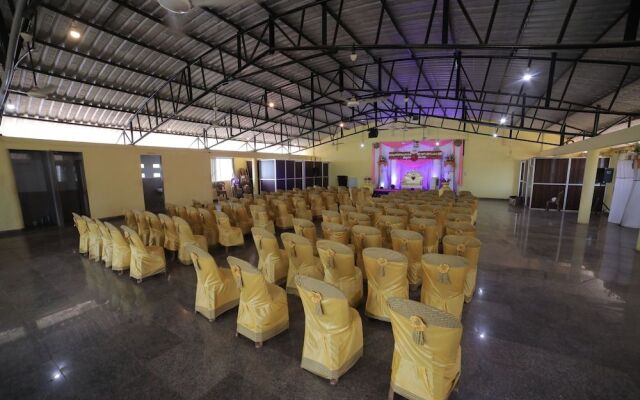 Hotel Kamat Plus