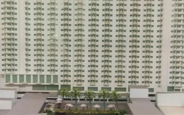 Best Location Studio Park View Condominium Apartment