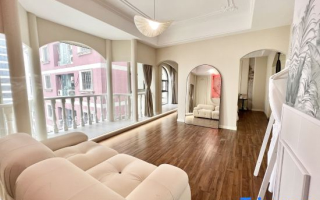 Yicheng High-altitude River View Homestay (Chongqing Hongyadong Chaotianmen Square)