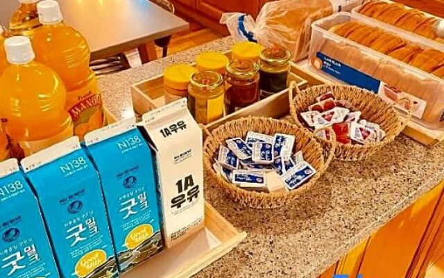 OYO Hostel Myeongdong 5