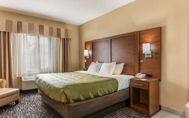 Quality Inn & Suites Hendersonville - Flat Rock