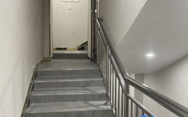 Jinling Hotel (Hualing Trade City Branch)