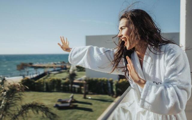 The Norm Collection Door'a