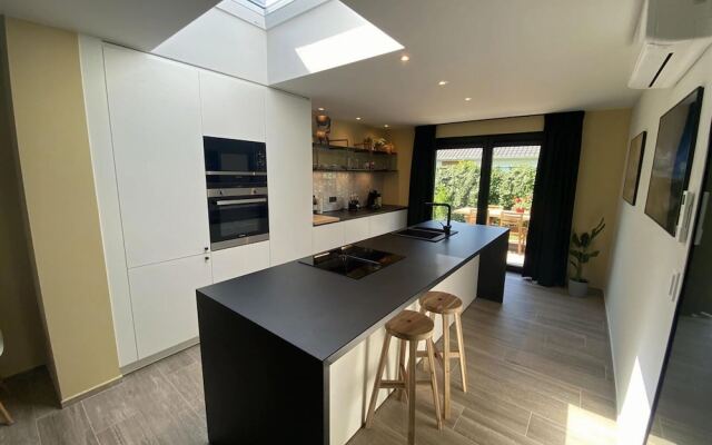 Luxurious Villa in a Residential Location