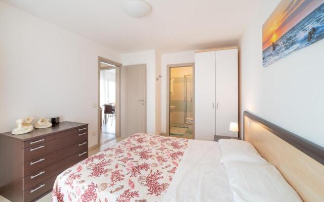 Elegant Residenza Monica Two Bedroom C6 Sleeps 6