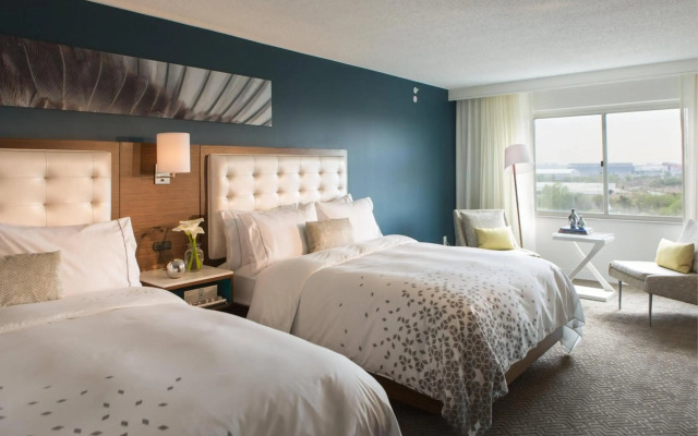 Renaissance Meadowlands Hotel