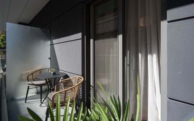 Io Suites