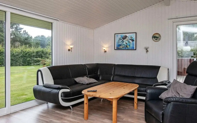 Peaceful Holiday Home in Falster near Sea