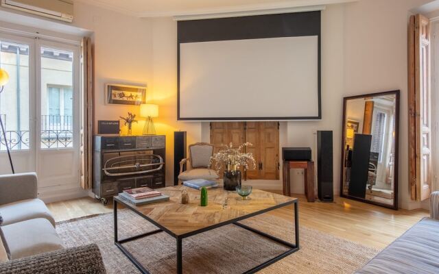Chueca 2 Bedrooms In The Middle Of Chueca