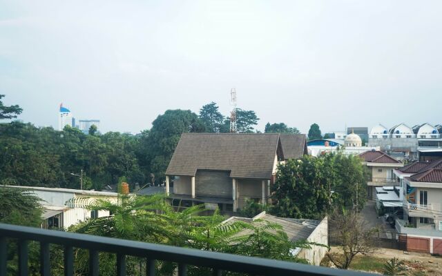 Contemporary Style 2BR at Lexington Apartment