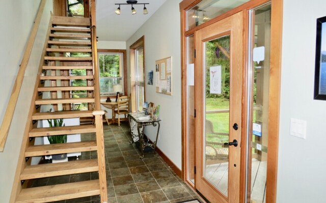 Cobble Wood & Bird Sanctuary Guest Houses