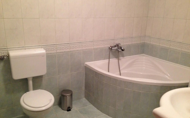 Mar - Private Parking - A1