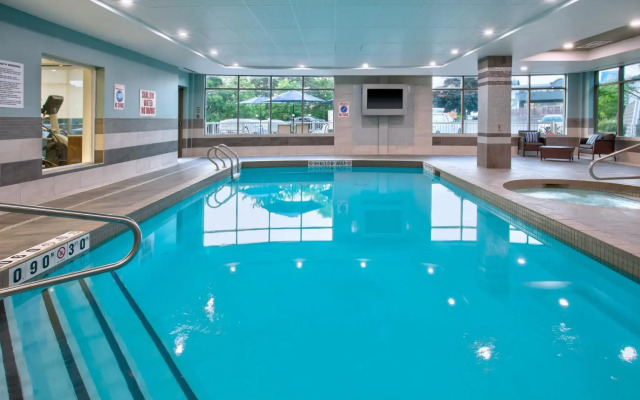 Holiday Inn Express & Suites Kingston Central by IHG