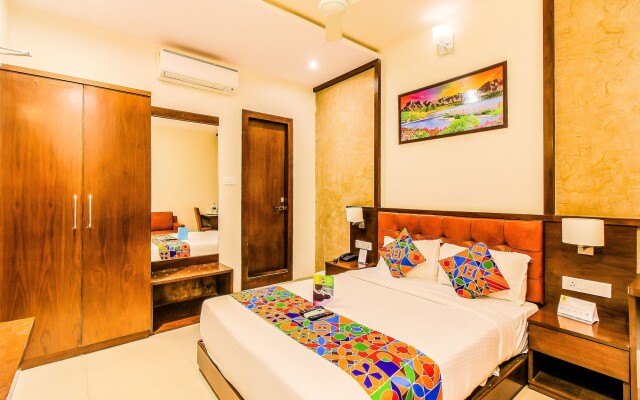 FabHotel Empire Suites