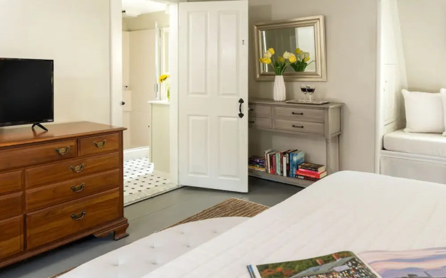 Waldo Emerson Inn