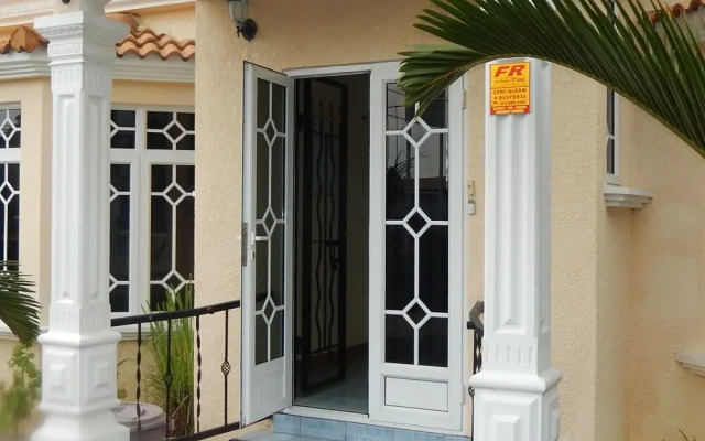 La Mirage Residence Guest house