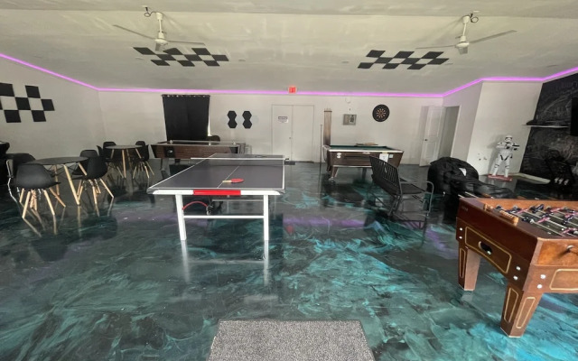 Lake Bluff Inn and Suites