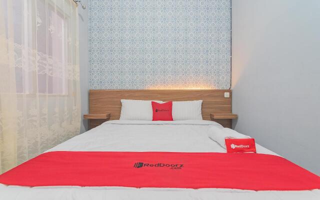 RedDoorz near Alun-Alun Garut