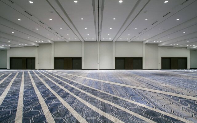 Sheraton Norfolk Waterside Hotel