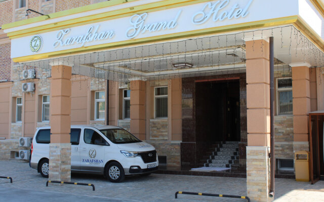 Zarafshan Grand Hotel In Navai