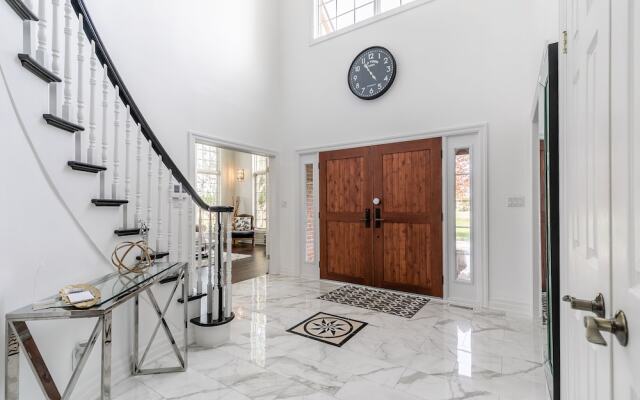 GLOBALSTAY. Unique 5BR Villa. Swimming Pool. HOT TUB