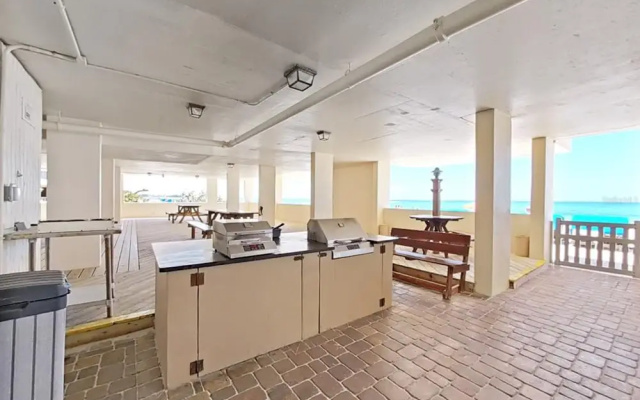 Madeira Vista 202 by Distinctive Beach Rentals