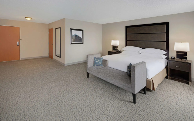 DoubleTree by Hilton Richmond Airport