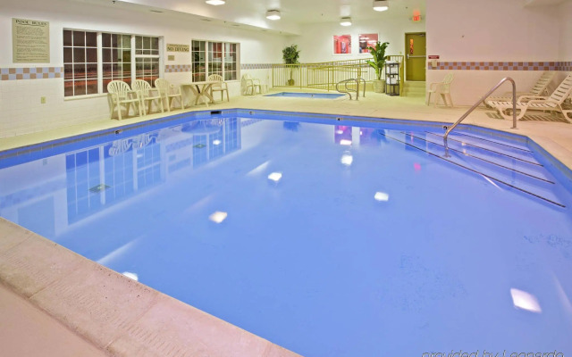 Country Inn & Suites by Radisson, Georgetown, KY