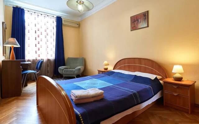 Home-Hotel Pushkinskaya 2-4-7