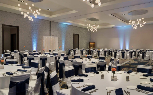 Buffalo Marriott at LECOM HARBORCENTER