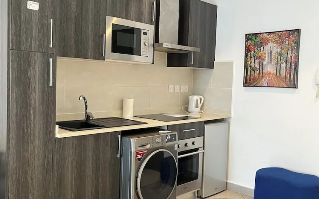 Easy Stay at Embassy Gardens Apartment