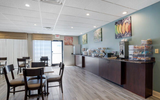 Comfort Suites Oxford I-20 exit 188