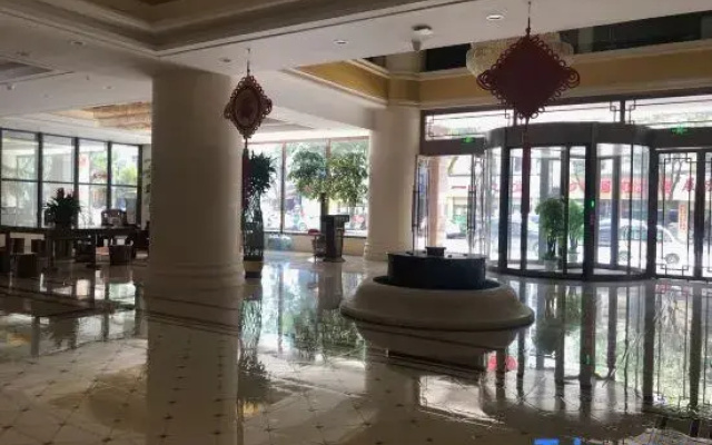 Yingjiang Kangling Hotel