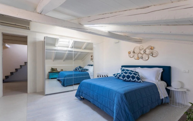 Mirror Apartment With Seaview Terrace