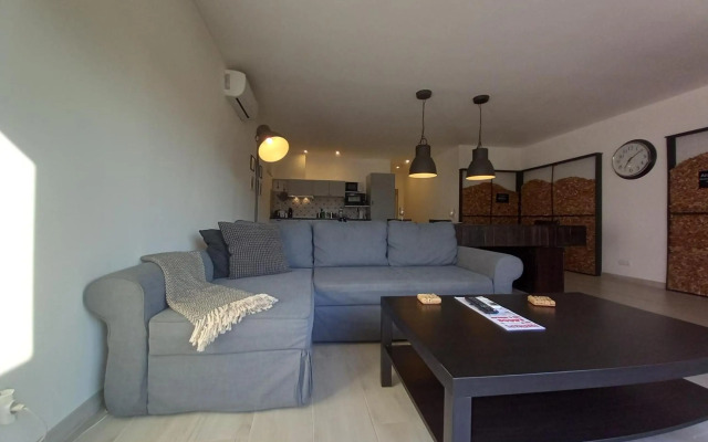 Belchior Apartment - Belch1952