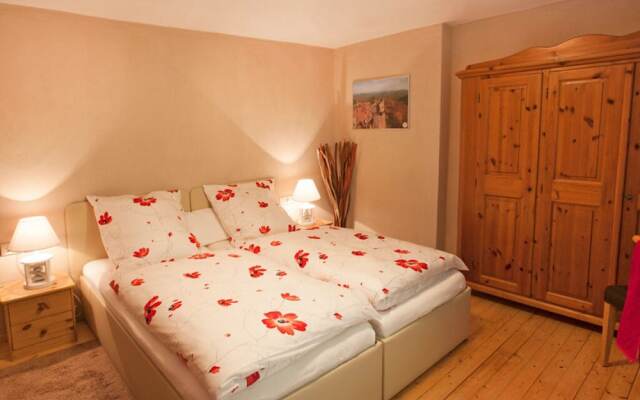 Chez Emil and Isabelle