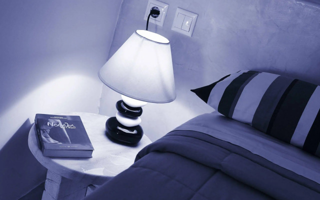 Liakada Oia Suites