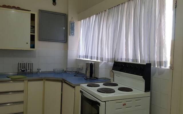 Lolos Elegant Three Bedroom Apartment